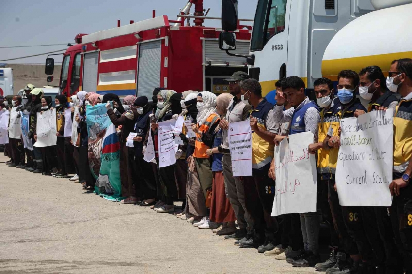 Suriyelilerden Bab el-Hava Sınır Kapısı’nın açık kalması için protesto