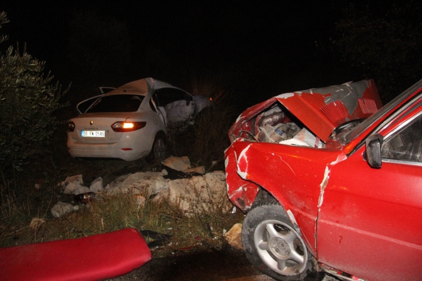 Kilis’te iki otomobil çarpıştı: 4 yaralı