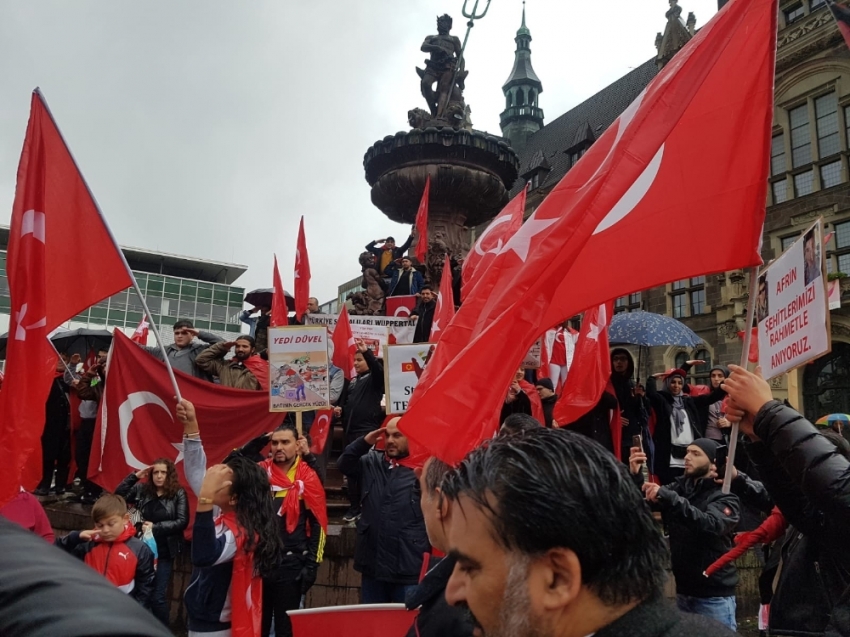 Almanya’daki Türklerden Barış Pınarı Harekatı’na destek