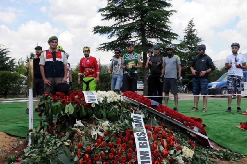 Babalar Günü’nde Demirel’e ziyaretçi akını