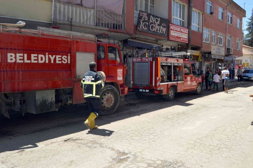 Boş evde çıkan yangın korkuttu