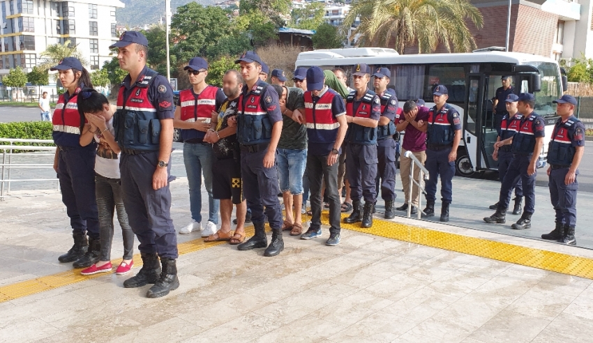 Alanya’da fuhuş operasyonu: 12 gözaltı