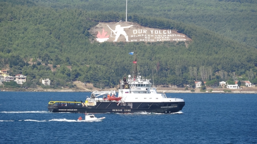 Rus römorkörü Çanakkale Boğazı’ndan geçti