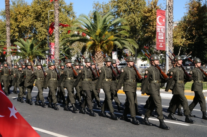 İstanbul’da kutlamaların adresi Vatan Caddesi