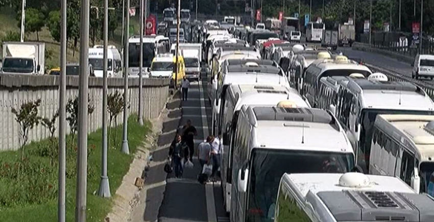 Otogardaki yoğunluk bugün de devam ediyor