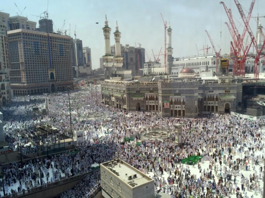 Kabe'de cuma namazı izdihamı