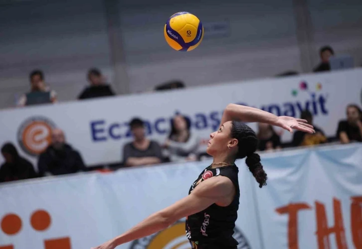 Eczacıbaşı Dynavit, Axa Sigorta Kupa Voley’de yarı finale yükseldi
