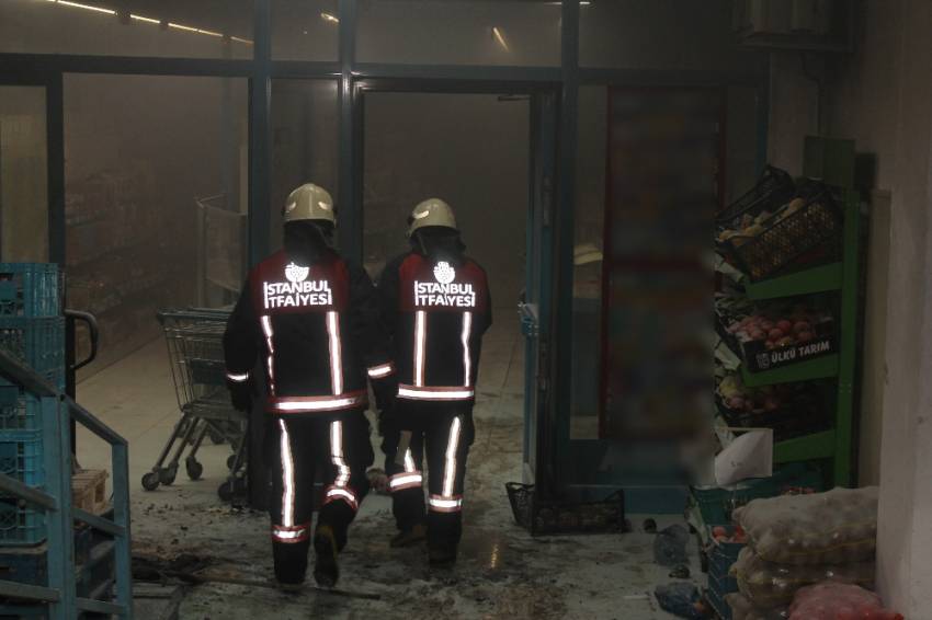 Kağıthane’de molotoflu ve ses bombalı saldırı