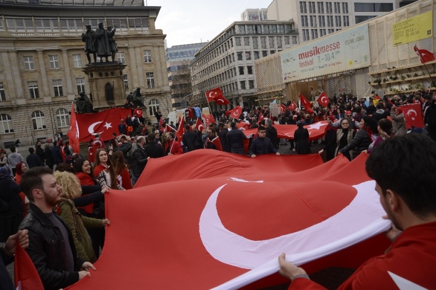 Almanya genelinde ’teröre lanet’ mitingleri