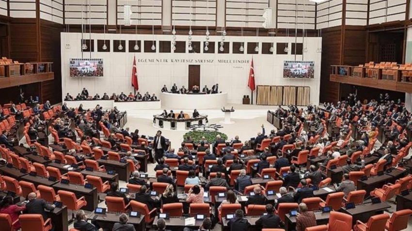 Basın, sosyal medya ve internet haberciliğine ilişkin düzenlemenin ilk iki maddesi meclisten geçti