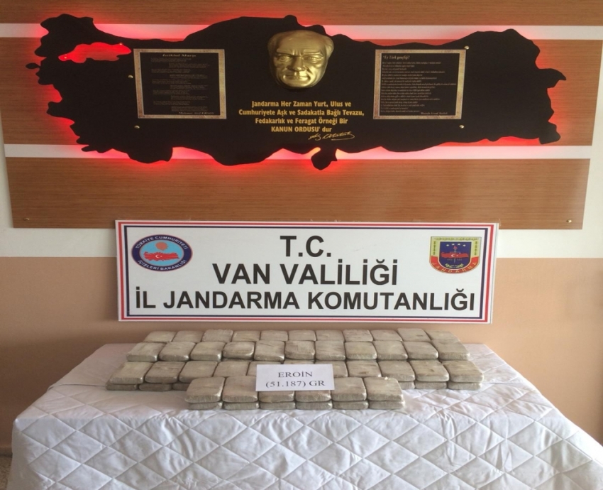 Jandarma tırda 51 kilo 187 gram eroin yakaladı