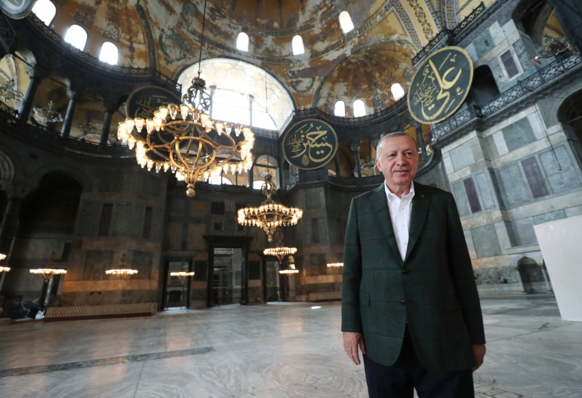 Erdoğan Ayasofya'daki çalışmaları yakından inceledi