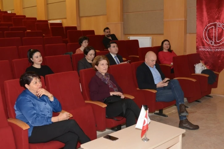 Edebiyat Fakültesi’nde tercüme bürolarının kültürel dönüşümü konuşuldu
