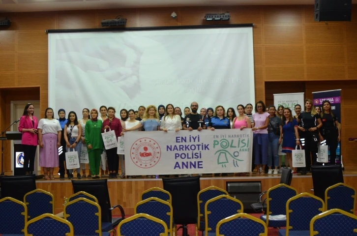 Edirne’de "En İyi Narkotik Polisi: Anne" konulu seminer düzenlendi
