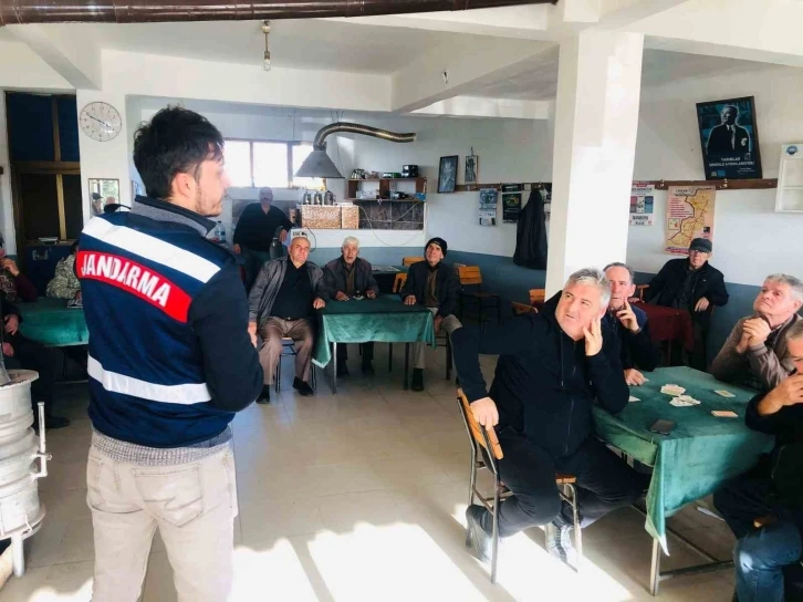 Edirne Jandarması köylerde vatandaşları bilgilendiriyor
