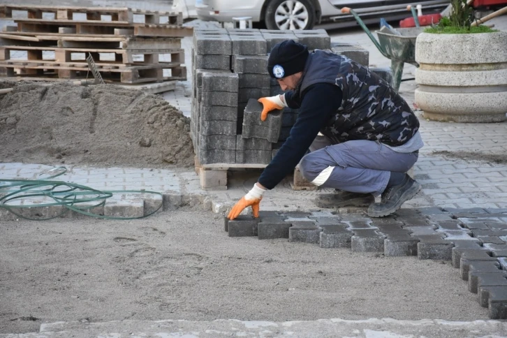 Edremit Belediyesi’nden yollara bakım
