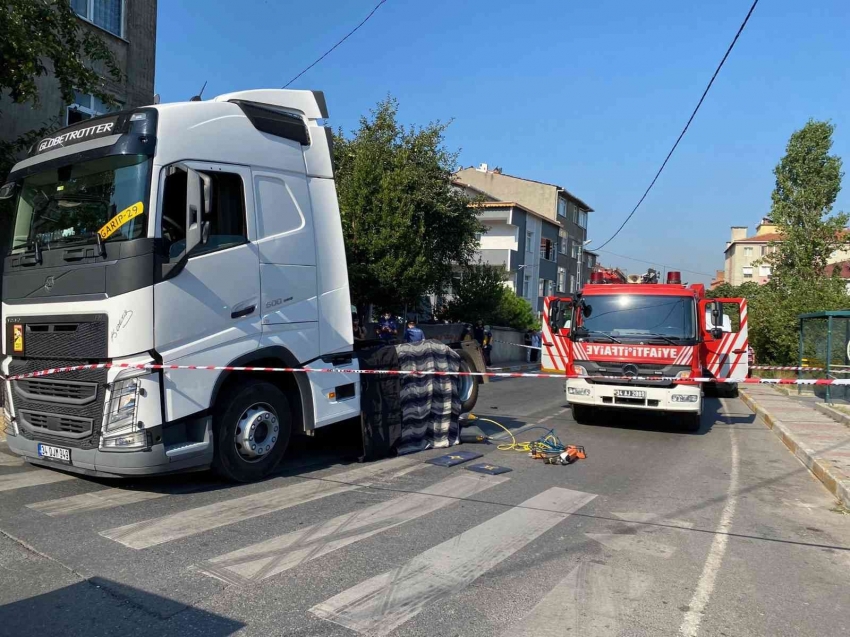 Tırın altında 100 metre sürüklenen yaşlı kadın hayatını kaybetti