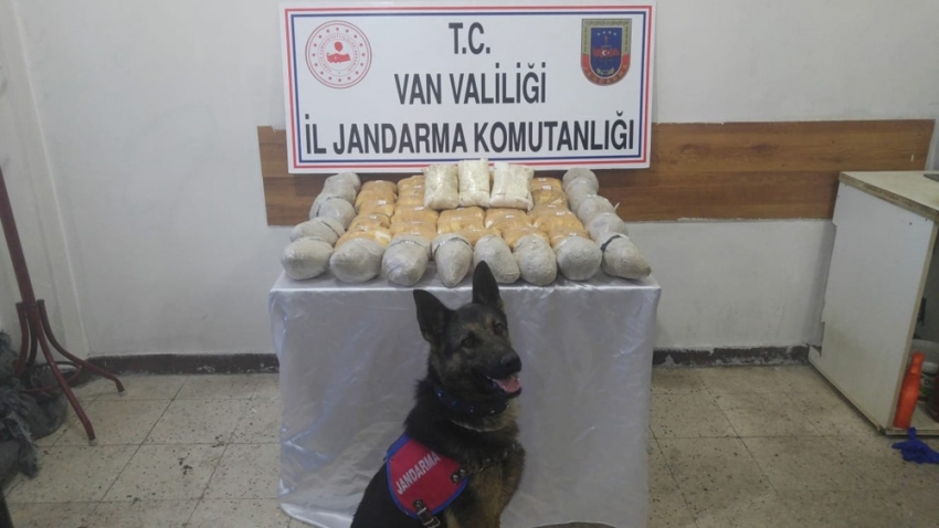 İran sınırında 43 kilo eroin ele geçirildi