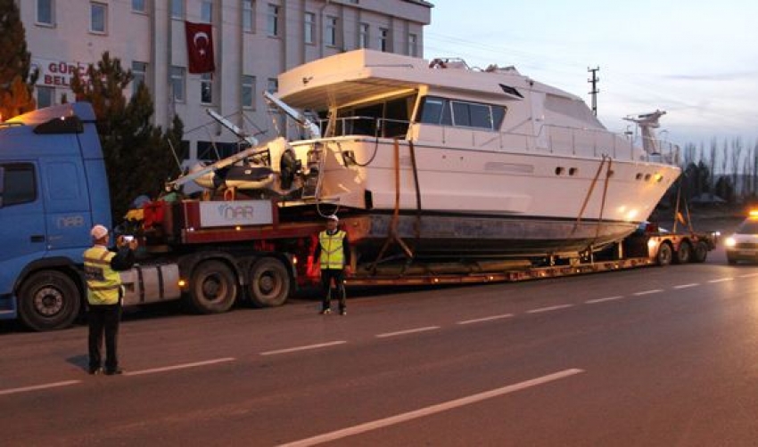 Denizi olmayan Sivas'ta yat görenler şaşkınlığa uğradı