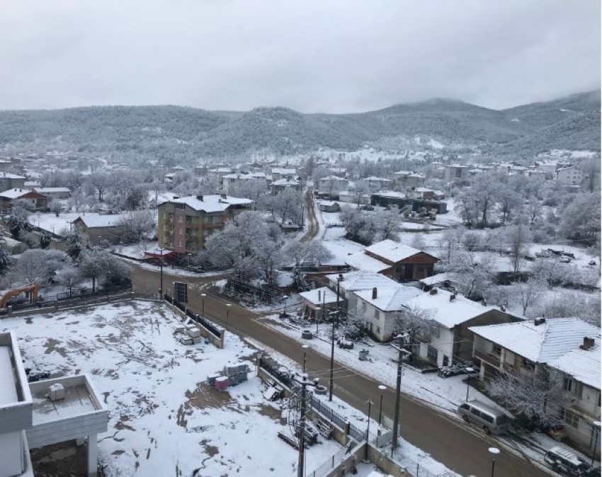 Bursa'nın dağ ilçeleri beyaza büründü