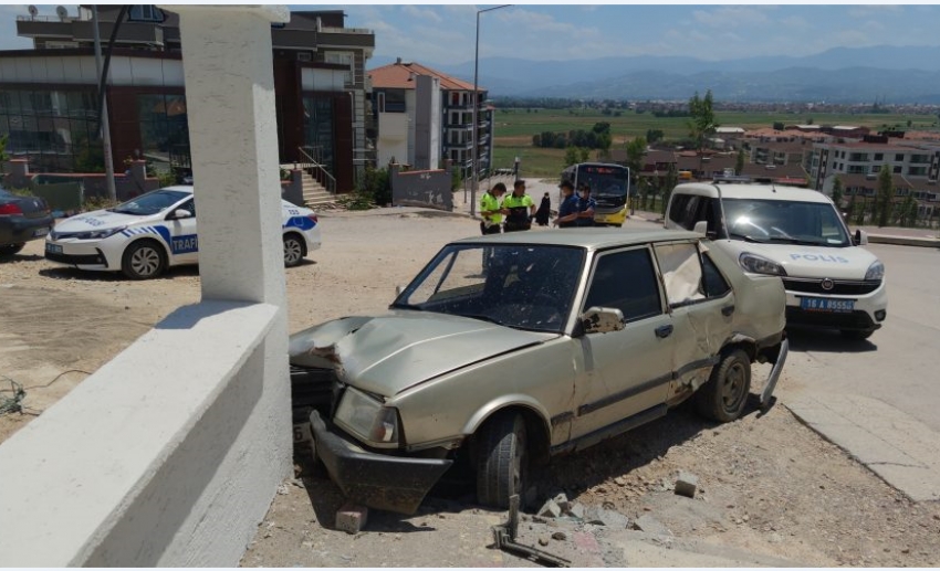 Eski eşini başkasıyla görünce otomobille takip etti...