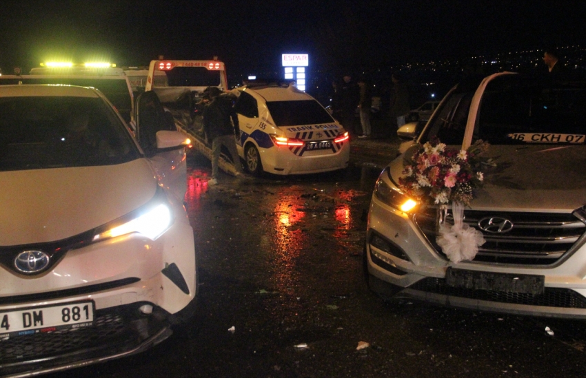 Eskişehir’de 8 aracın karıştığı zincirleme kaza: 1 polis memuru ağır yaralı