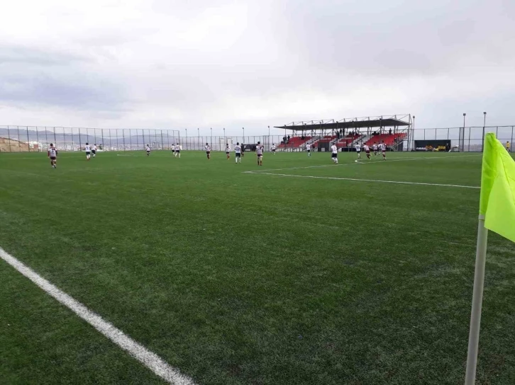 Elazığ’da okul sporları futbol müsabakaları başladı
