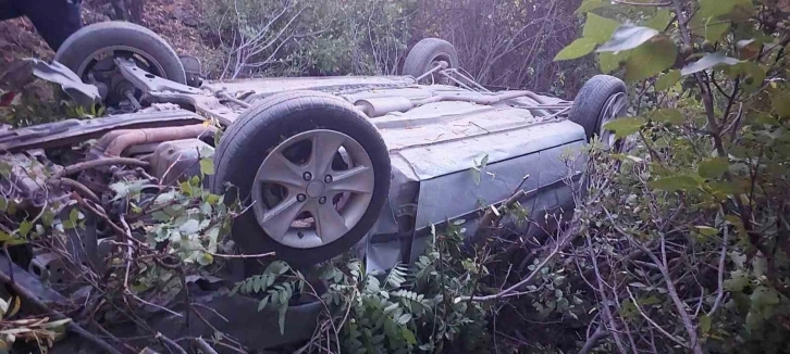 Elazığ’da otomobil uçuruma yuvarlandı: 4 yaralı
