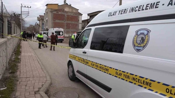 Elazığ’da pikabın altında kalan yaşlı adam hayatını kaybetti
