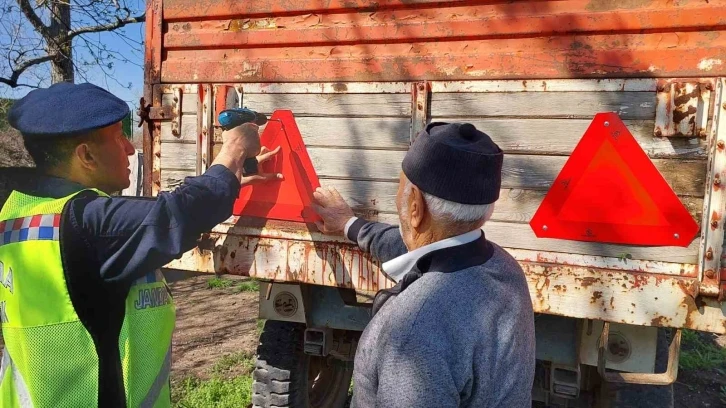 Elazığ’da ‘Reflektör Tak Görünür Ol’ kampanyası
