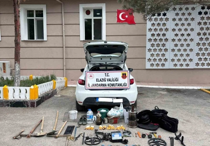 Elazığ’da sit alanda kazı yapan 5 kişi yakalandı
