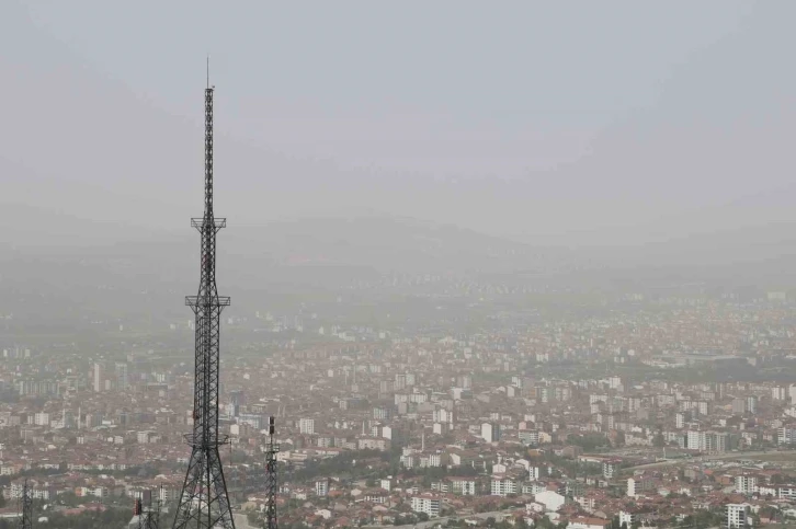 Elazığ’da toz bulutu etkili oldu
