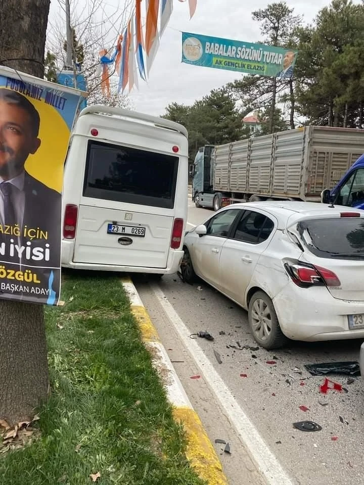 Elazığ’da zincirleme kaza: 3 araçta maddi hasar oluştu
