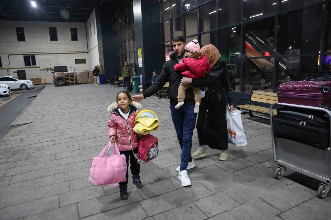 Elazığ’dan Suriye’ye dönüş başladı, ilk aile yola çıktı
