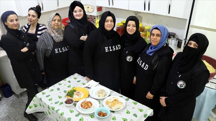 Elazığ'da annelerin hazırladığı iftarlıklar depremzedelerin sofralarına ulaştırılıyor