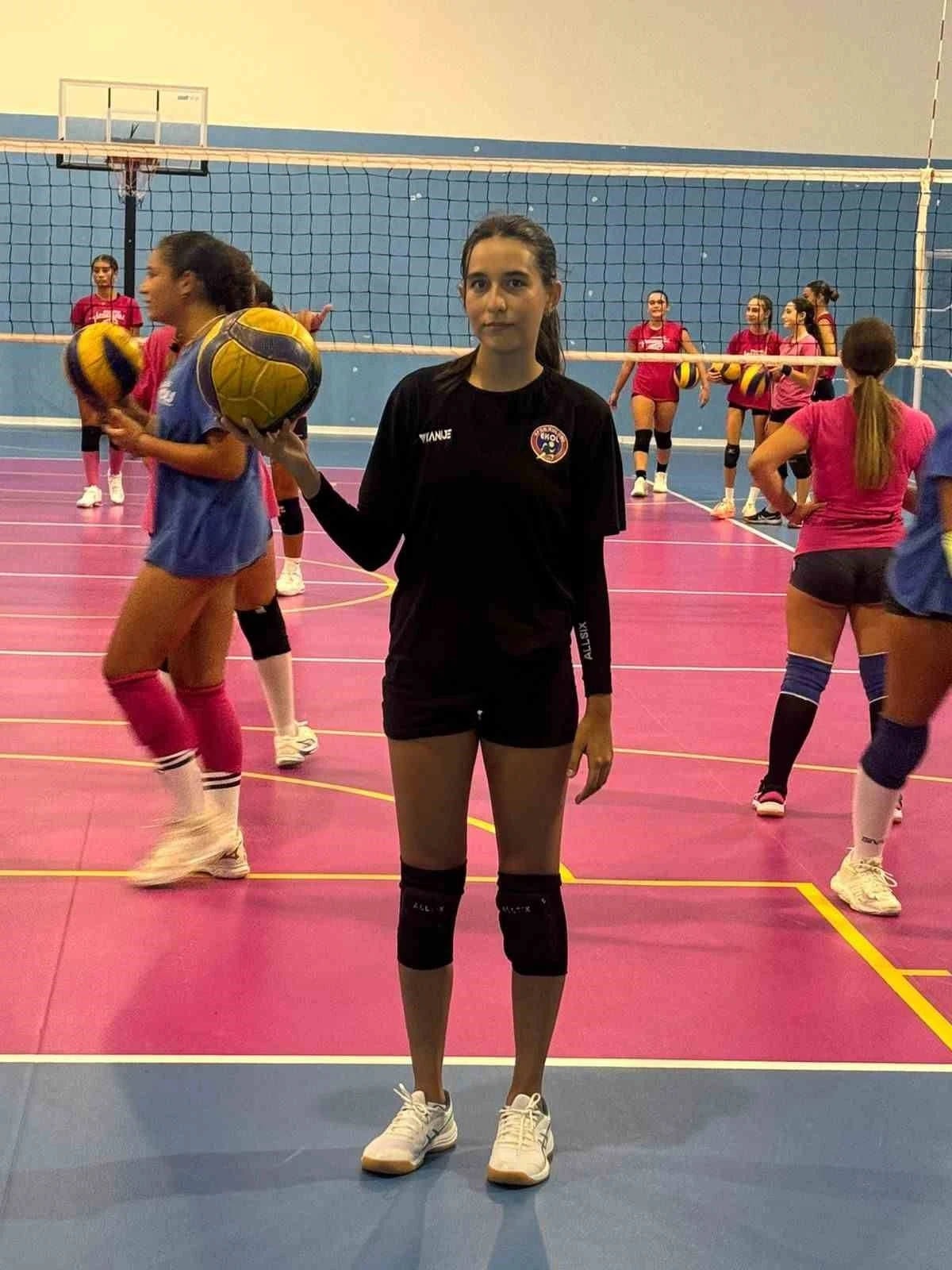 Elazığlı voleybolcu, İtalya’ya transfer oluyor
