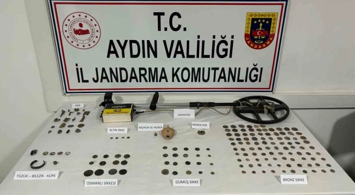 Elindeki tarihi eserleri 40 bin dolara satmak isterken suçüstü yakalandı