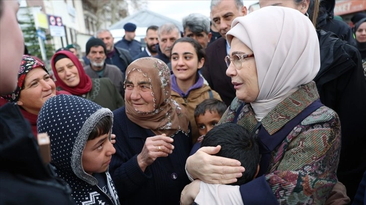 Emine Erdoğan deprem bölgelerindeki ziyaretlerine ilişkin paylaşımda bulundu