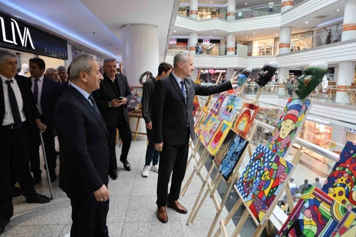 Engelliler Haftası çerçevesinde Karabük’te "Farklılığım Benim Gücüm!" sergisi açıldı
