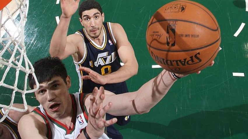 Ersan İlyasova ile Enes Kanter takım arkadaşı oldu!