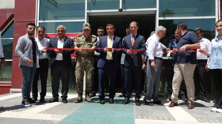 Erciş’te “15 Temmuz” konulu fotoğraf sergisi açıldı
