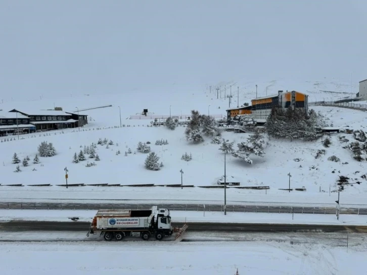 Erciyes’te hem kar hem sis etkili oldu
