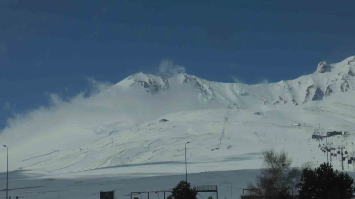 Erciyes’te sezon tüm hızıyla devam ediyor
