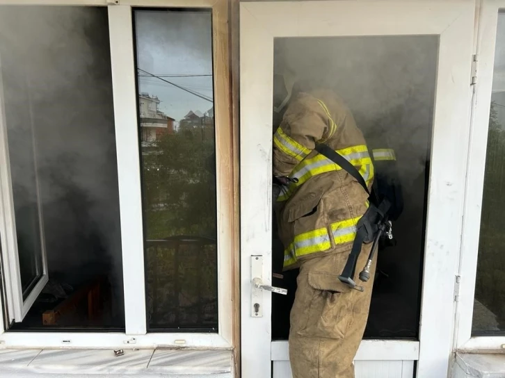 Erdek’te elektrik kontağı 2 farklı yerde yangına sebep oldu
