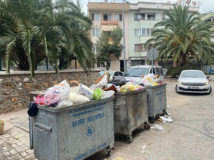 Erdek’te vatandaşların ’çöp’ tepkisi
