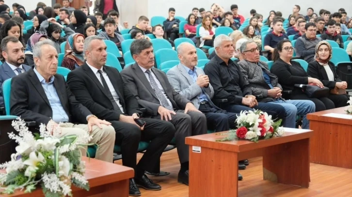 Erzincan’da yazılım üzerine program düzenlendi
