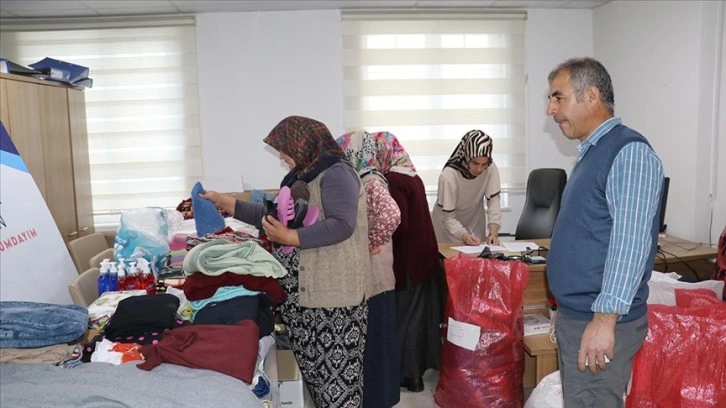 Erzincan'a gelen depremzedelerin Gençlik ve Spor Bakanlığı yurtlarına yerleştirilmesine başland