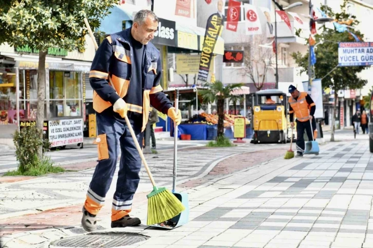 Esenyurt’ta sokaklar Ramazan Bayramı’na hazır
