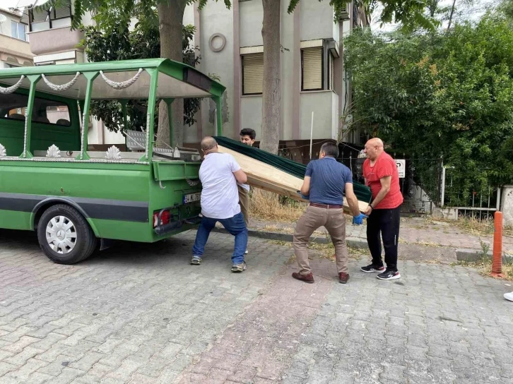 Eski Bakanın kardeşi emekli hakim evinde ölü bulundu
