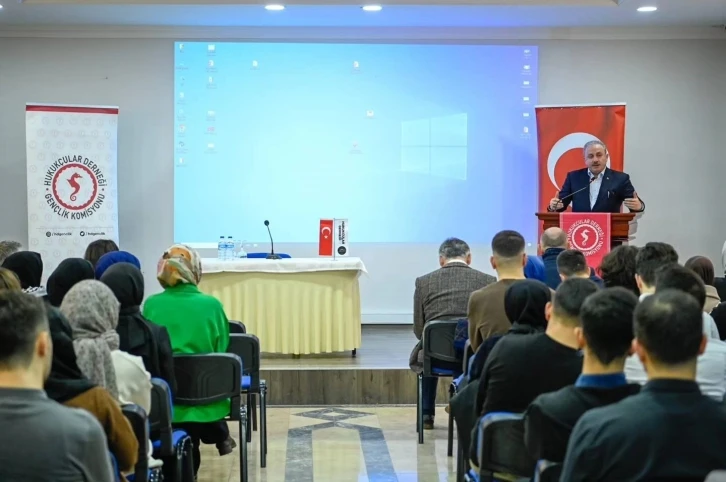 Eski TBMM Başkanı Şentop, Yalova’da söyleşi programına katıldı
